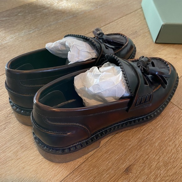 Closed Bell Loafer - Picture 3 of 6